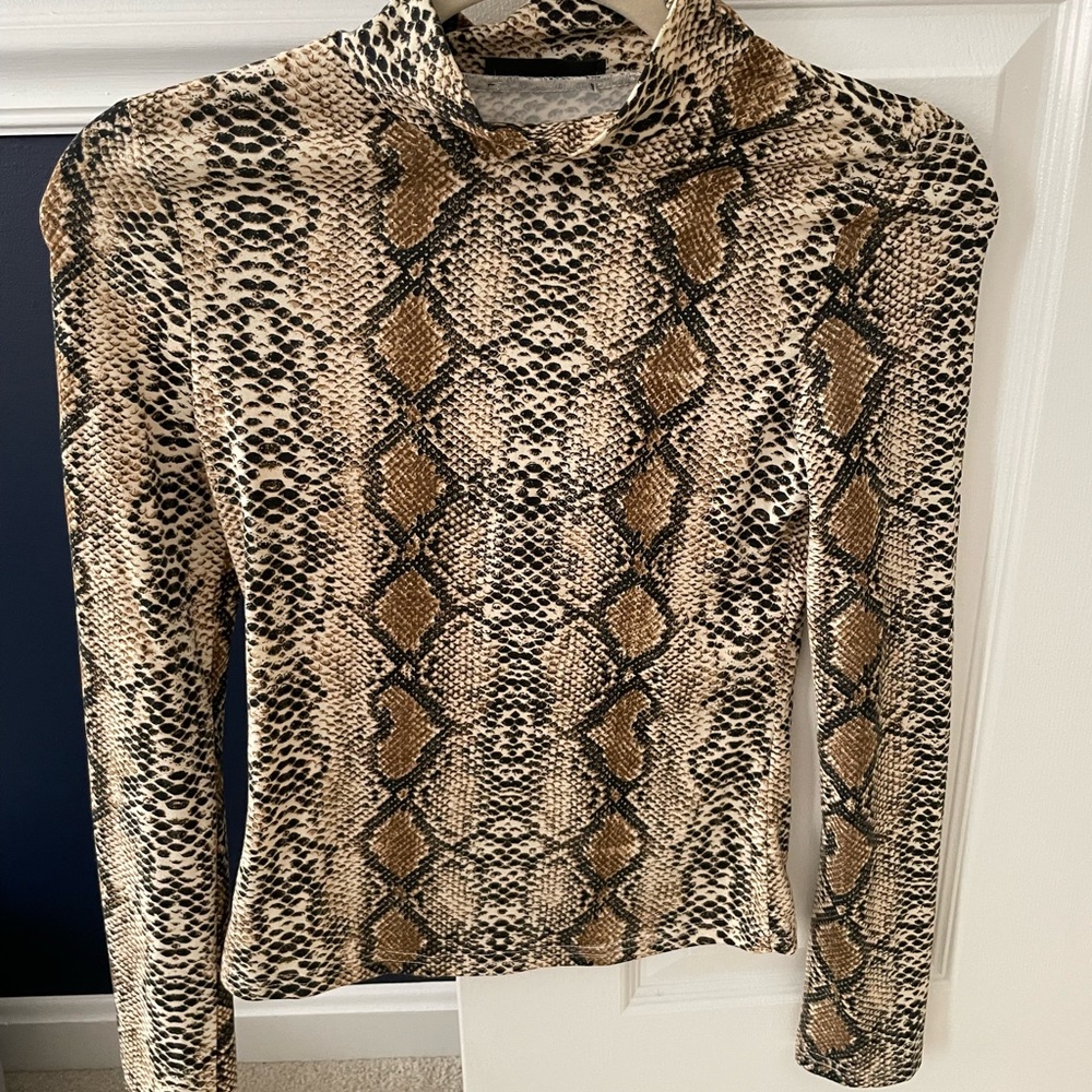 BUNDLE & SAVE - Snake skin print top
